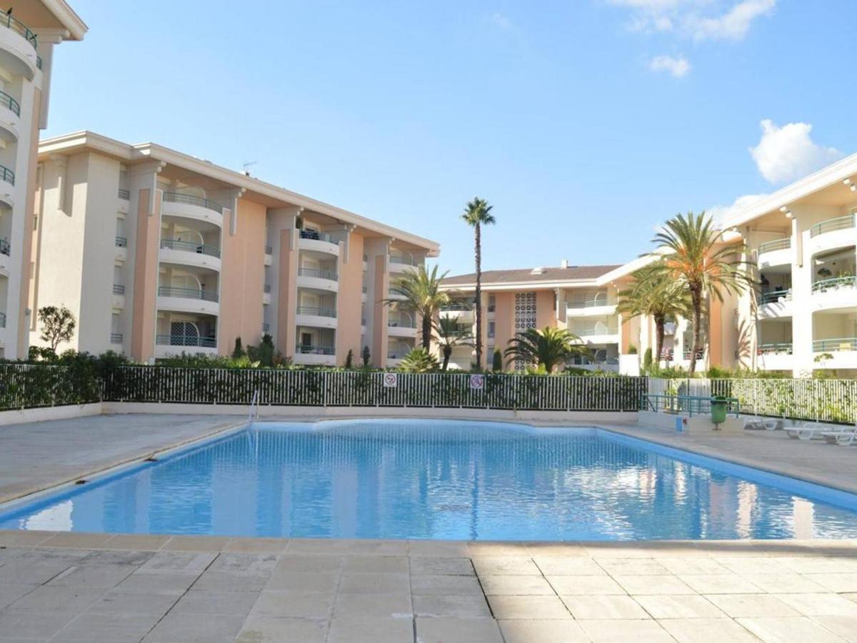 Frejus: Appt 2P, 5 Pers, Piscine, Plage A 150M, Parking, Animaux Ok - Fr-1-226A-357 외부 사진